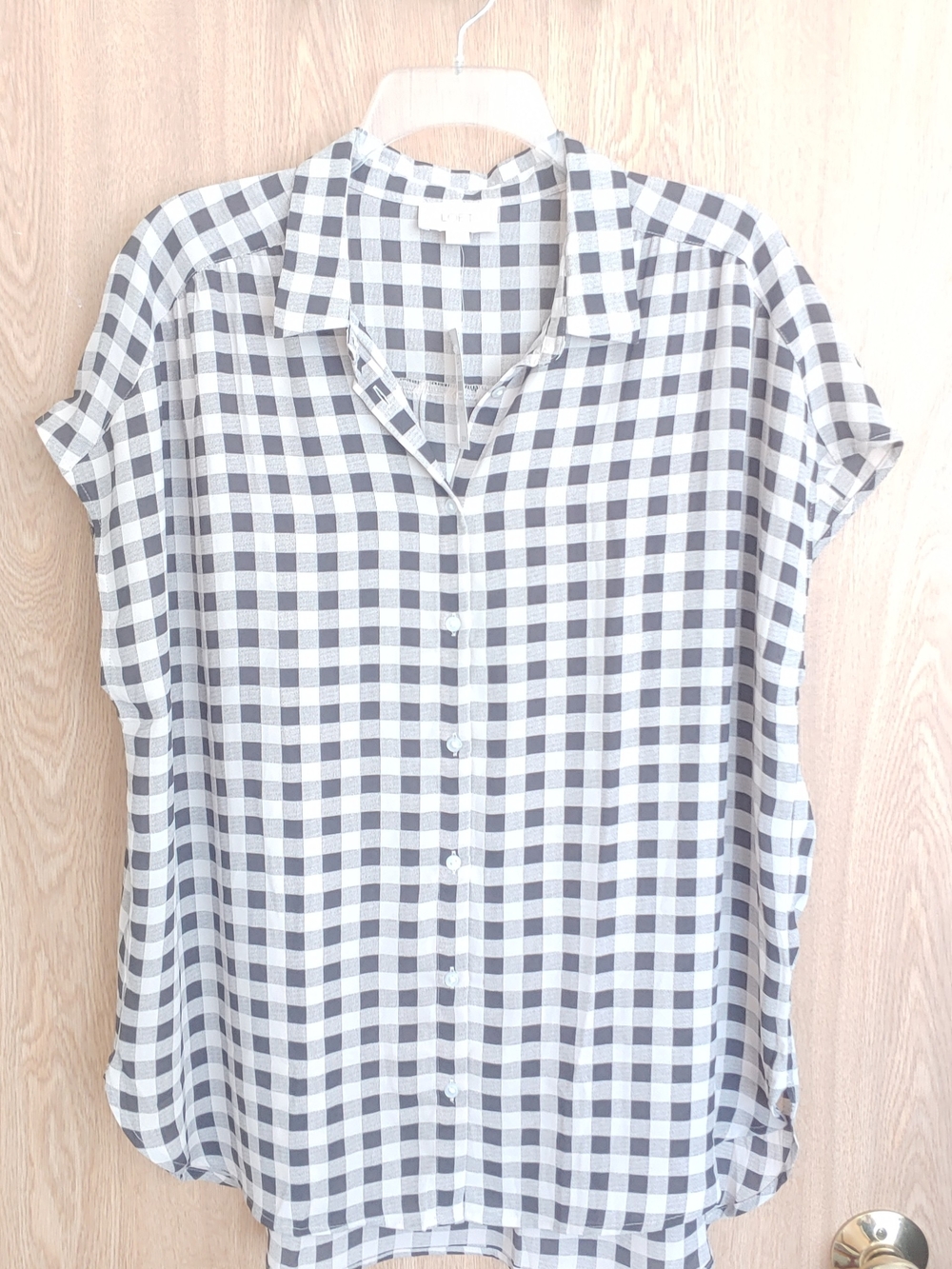 🖤 NWT LOFT Classic Black & White Gingham Button-Down Top